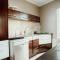Private luxurious 3 bedroom complete house