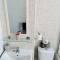 Aylesbury Apartment for Contractors and Holidays - FREE Parking for cars and vans