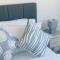 Aylesbury Apartment for Contractors and Holidays - FREE Parking for cars and vans