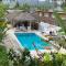 Parrots Boutique Resort