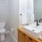Wow! Views and more, fantastic 2 bedroom in West End - Villa Agua apts