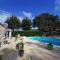 DOMAINE DES 3 CYPRÈS Chambre MIMOSA Chez Nath & Pat