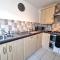 Stylish 3 Bedrooms & 2 Bathrooms House, Free Parking on Premises!