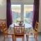 Owl Haven: Comfortable central 3 bedroom house, with an enclosed garden.