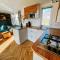 De Strandhoed Renesse, new & luxe chalet with garden en close to centrum & beach! - 雷讷瑟