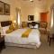 26 On Chamberlain Guest House