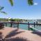 Cairns Beaches Home, Marina View, Sleeps 12 - Йоркейс Кноб
