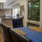 Cosy 4 Bedroom Holiday Home - Melbourne Airport