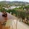 2 Story, 5 Bedroom, 3 Bath Flat, Steps from the Beach & Cliff Walk