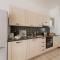 2-Bedroom Lakeview Apartment At The Lake