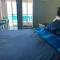 Bright and breezy 1 bedroom apartment next to top clubs