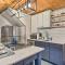 Bemus Point Vintage Suite with Soaking Tub and Kitchen