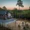The Llaguna Lodge - New Cabin, Sleeps 10, Fire Pit, Hot Tub, in Blue Ridge , GA