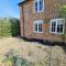 Brisley North Norfolk cosy cottage garden pub and walks - Beetley