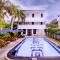 St.Lachlan Hotel & Suites