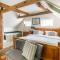 Idyllic 2- Bedroom barn with amazing views - Cranbrook