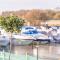 Stylish Lodge At Windsor Racecourse Marina - 温莎