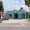 Heat of Siesta Village Walk to Beach w heated Pool - 西耶斯塔岛