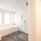 Cozy 3BD House with private terrace and parking