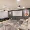 Pool, Hot Tub and Home Gym Luxe Mesa Retreat