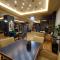 Queens Leriotis Hotel