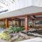 Stylish Oasis with Great Ocean and Diamond Head Views, Free Parking! - Honolulu