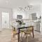 Modern & Comfy ~ 15mins to Downtown ~ Queen Beds!