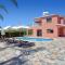Family Villa Short Walk To Coral Bay Strip 5 Min and Pub, shops etc