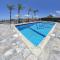 Family Villa Short Walk To Coral Bay Strip 5 Min and Pub, shops etc