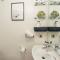 Comfortable duplex- 1Bd 2Bth- Dean Miranda