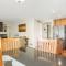 Sleeps 12 - Thornton - 25 Min to Downtown Denver