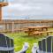 The Weather Gauge - Meredith Lodging - روكواي بيتش