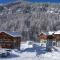 Skis aux pieds dans un appartement cosy au coeur du Queyras