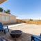 Colorful Cactus - Hot Tub, BBQ and Fire Pit! home - Joshua Tree
