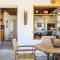 La Luna Azul - Privacy in the Boulders with Hot Tub & Fire Pit home - Joshua Tree