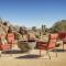 La Luna Azul - Privacy in the Boulders with Hot Tub & Fire Pit home - Joshua Tree