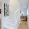 The Pinkish House - 4 bed home in the town centre