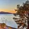 Walk to Keller Beach Waterfront Studio with Hot Tub - Point Richmond