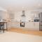 Stunning 2-Bed Apartment in Stevenage, Sleeps 5 with free Private Parking - 斯蒂夫尼奇
