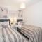 Stunning 2-Bed Apartment in Stevenage, Sleeps 5 with free Private Parking - 斯蒂夫尼奇