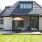 Daisy Lodge - Spacious Two Bed Flat - Parking, Netflix, WIFI - Close to Blenheim Palace & Oxford - F1
