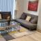 Daisy Lodge - Spacious Two Bed Flat - Parking, Netflix, WIFI - Close to Blenheim Palace & Oxford - F1