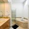 Annapolis Bay Ridge Retreat