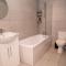 Maisy Lodge - Two Bed Lux Flat - Parking, Netflix, WIFI - Close to Blenheim Palace & Oxford - F2