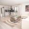 Maisy Lodge - Two Bed Lux Flat - Parking, Netflix, WIFI - Close to Blenheim Palace & Oxford - F2