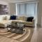 Maisy Lodge - Two Bed Lux Flat - Parking, Netflix, WIFI - Close to Blenheim Palace & Oxford - F2
