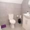 Orchid Lodge - Two Bed Generous Flat - Parking, Netflix, WIFI - Close to Blenheim Palace & Oxford - F4 - Кидлингтон