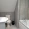 Orchid Lodge - Two Bed Generous Flat - Parking, Netflix, WIFI - Close to Blenheim Palace & Oxford - F4