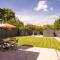 Rosey Lodge -1Bedroom Cousy Flat - Parking, Netflix, WIFI - Close to Blenheim Palace & Oxford - F5