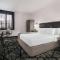La Quinta by Wyndham Cleveland Airport West